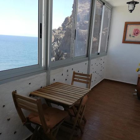 Apartment On The Beach And Ocean Sounds Fasnia Luaran gambar