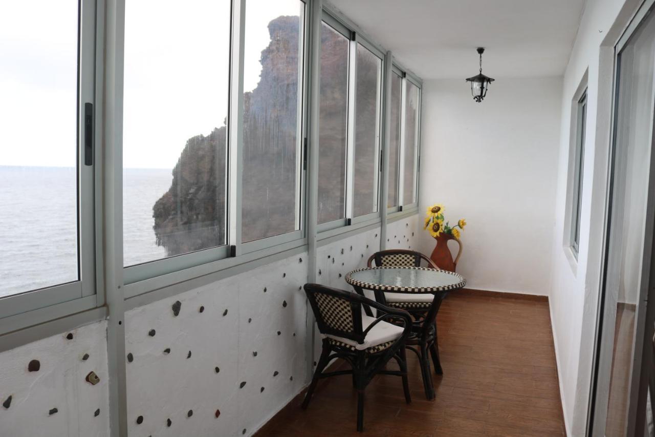 Apartment On The Beach And Ocean Sounds Fasnia Luaran gambar