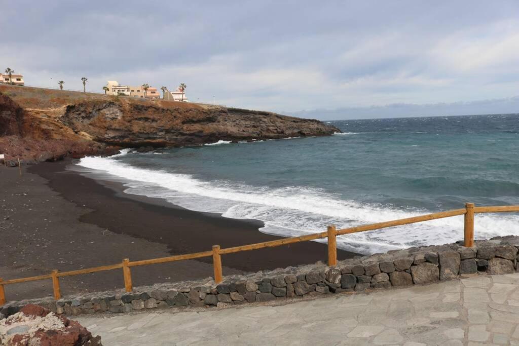Apartment On The Beach And Ocean Sounds Fasnia Luaran gambar
